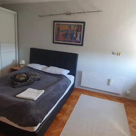 アパート Silicon Valley Penthouse 105m2 Terrace 36m2 ベオグラード
